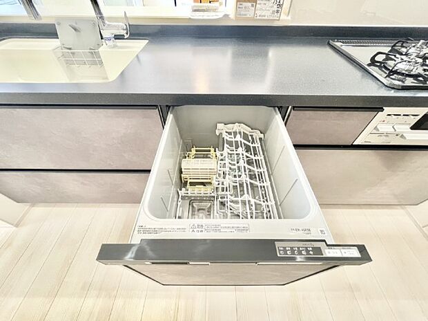面倒なお片づけは食洗機にお任せ!家事の負担が減って、時間にも気持ちにもゆとりができます。
