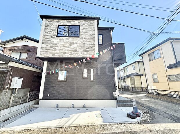 溢れる陽光でご家族の笑顔も輝く