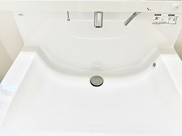 ハンドシャワー付き！使いやすい洗面台。