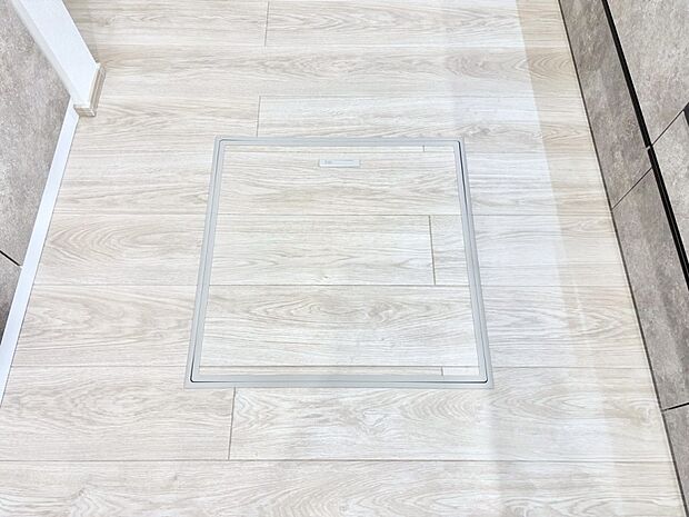 床下収納付き!日用品・非常用品の収納にも大活躍。