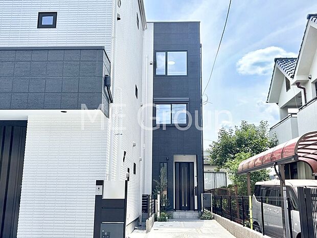 洗練された外観、上質な住空間が広がる室内は永く安心して過ごせる住居です。