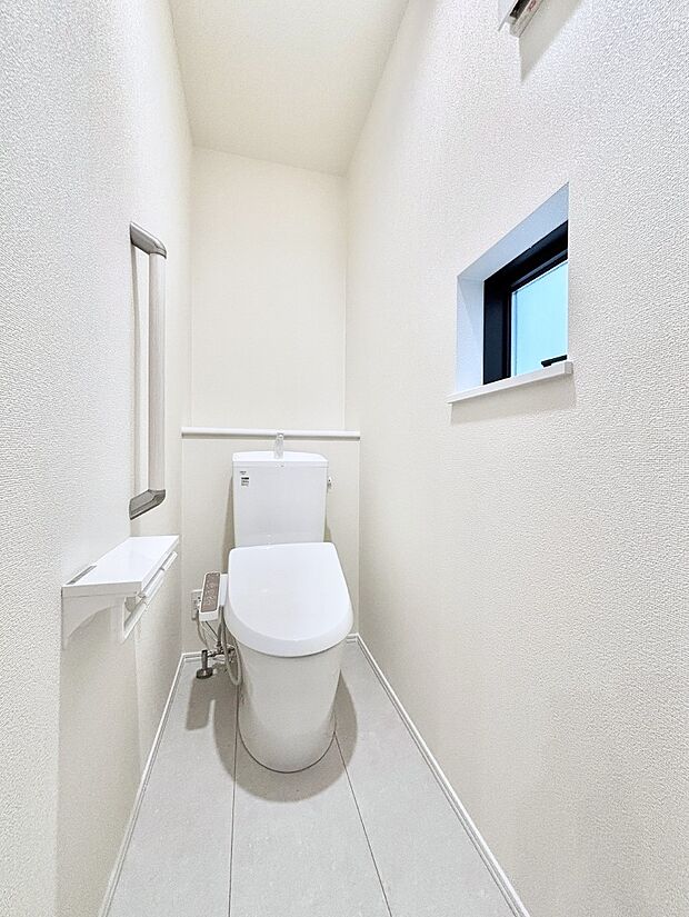 トイレは温水洗浄機能付き