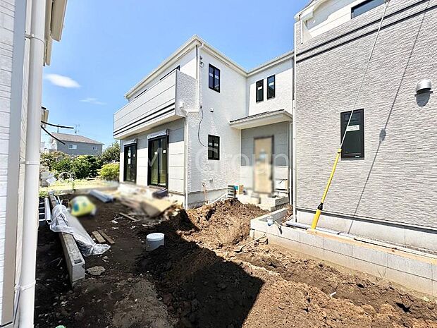 洗練された外観、上質な住空間が広がる室内は永く安心して過ごせる住居です。