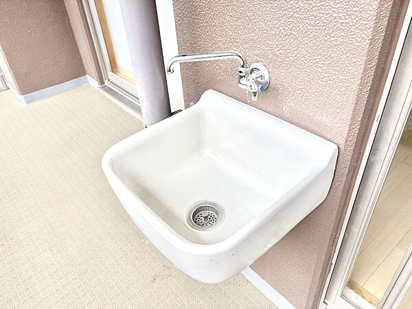 バルコニー水栓があればお掃除も楽々です。
