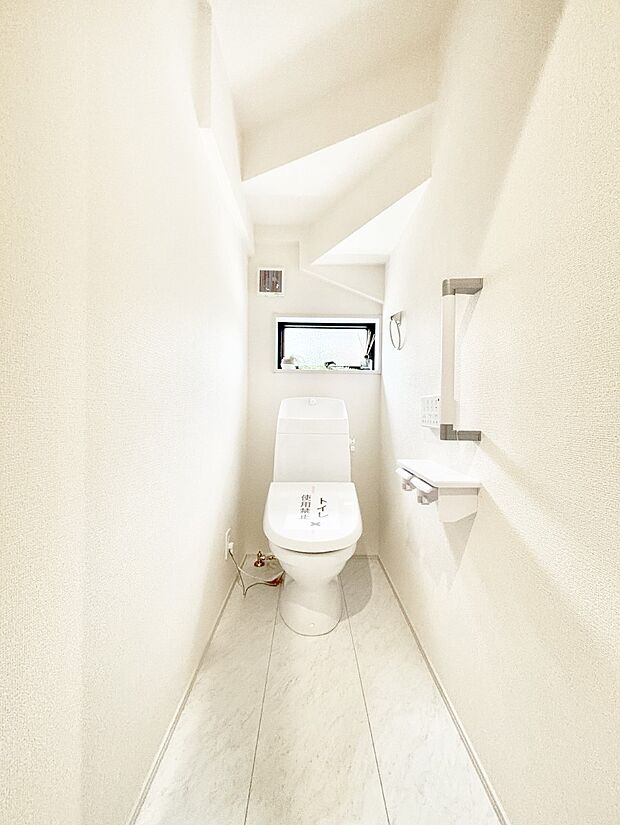 トイレは安心の2箇所!朝のバタバタも一安心です。