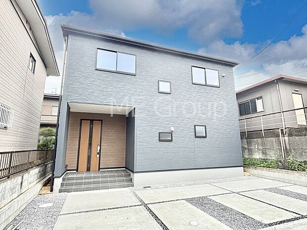 洗練された外観、上質な住空間が広がる室内は永く安心して過ごせる住居です。