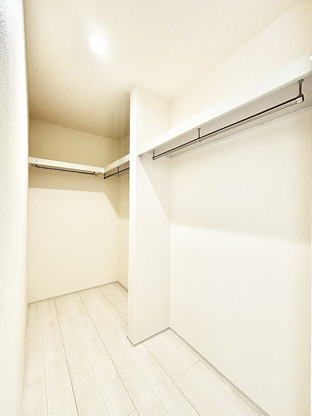 毎日の服選びが楽しくなるウォークインクローゼット