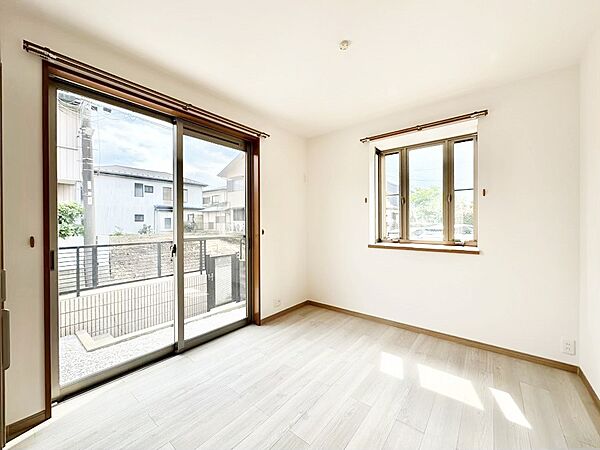 ウォークインクローゼットがあるお部屋！季節ごとの入れ替えも不要で便利です。