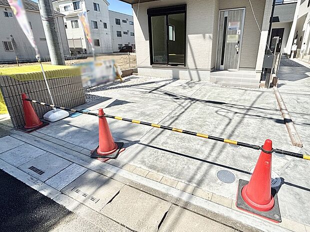 駐車2台可能!急なお客様の駐車に。また、ご家族の自転車スペースとしても大活躍。