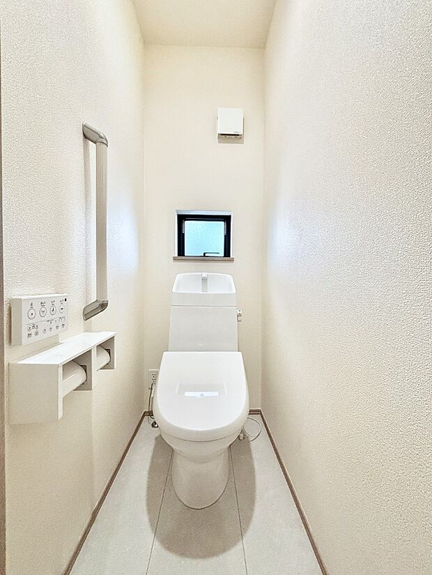 トイレは1階と2階それぞれに配置されていてとても便利です。 