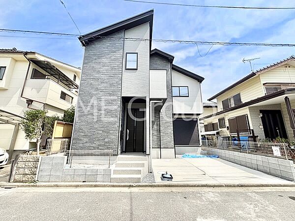 洗練された外観、上質な住空間が広がる室内は永く安心して過ごせる住居です。