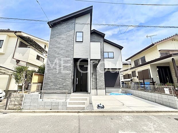 洗練された外観、上質な住空間が広がる室内は永く安心して過ごせる住居です。
