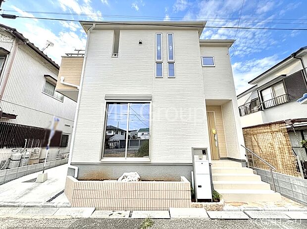 洗練された外観、上質な住空間が広がる室内は永く安心して過ごせる住居です。
