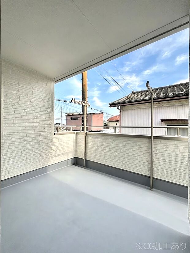 ゆったりバルコニーだから沢山お洗濯ものを干せます。