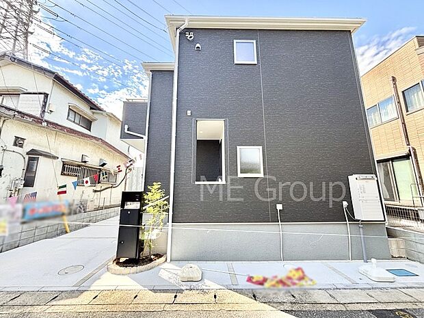 洗練された外観、上質な住空間が広がる室内は永く安心して過ごせる住居です。