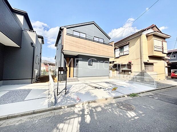 溢れる陽光でご家族の笑顔も輝く