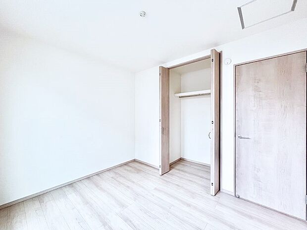 子供部屋にもおすすめな収納スペースたっぷりの居室