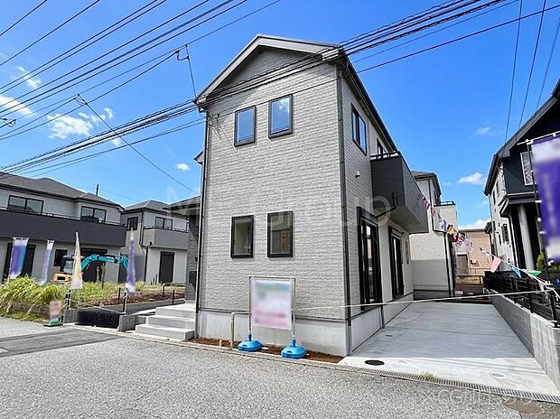 たっぷりの陽光と開放感に包まれる明るい住まい