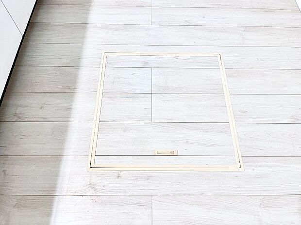 床下収納付き!日用品・非常用品の収納にも大活躍。