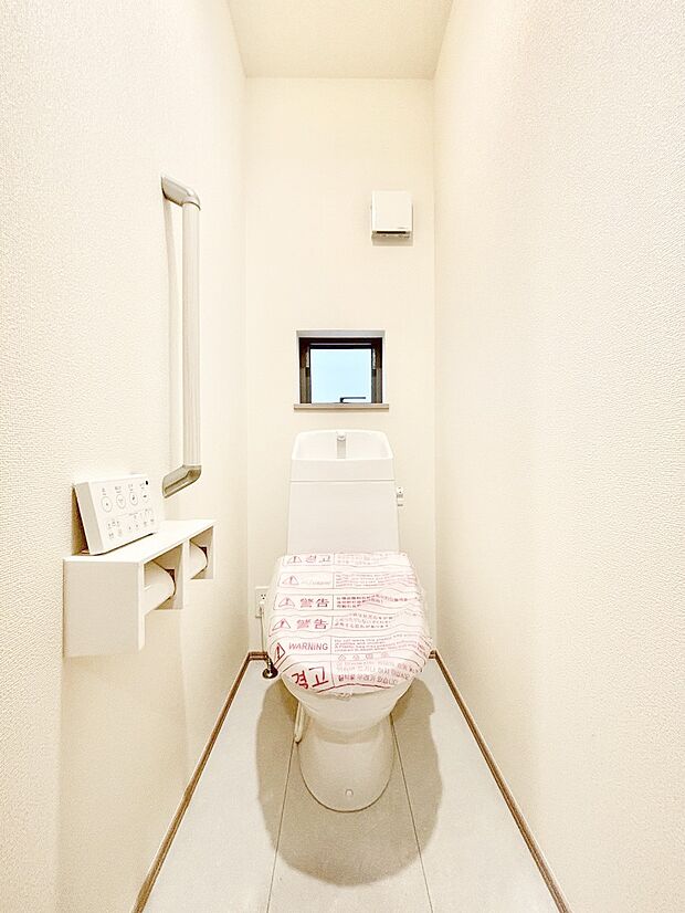 トイレは安心の2箇所！朝のバタバタも一安心です。 