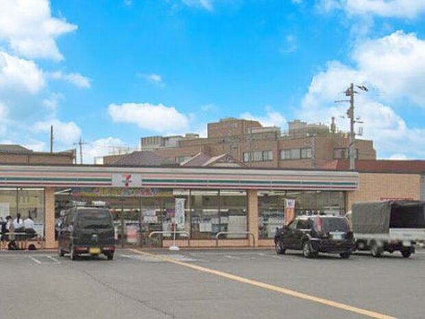 コンビニ 400m セブン-イレブン 草加谷塚バイパス店