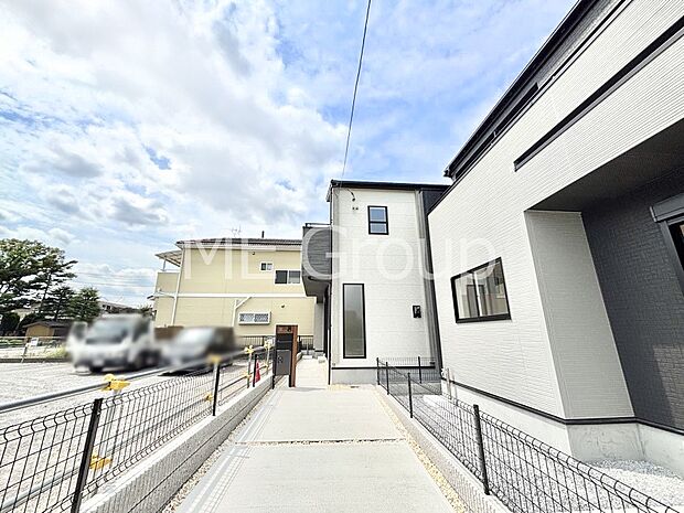 たっぷりの陽光と開放感に包まれる明るい住まい