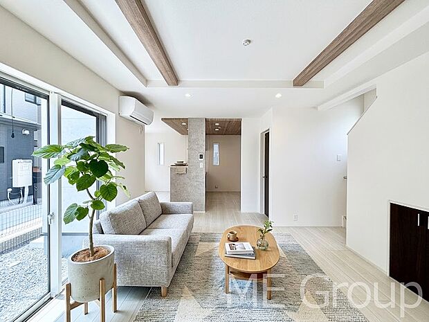 折上天井がＬＤＫに開放感をプラス！家族みんながゆったり寛げます　※家具はCGです