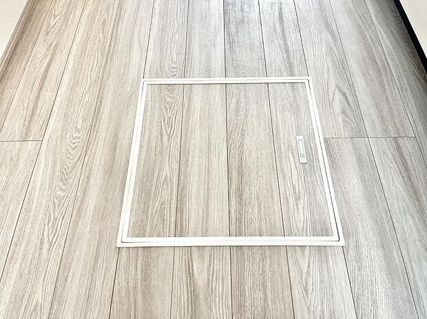 床下収納付き!日用品・非常用品の収納にも大活躍。