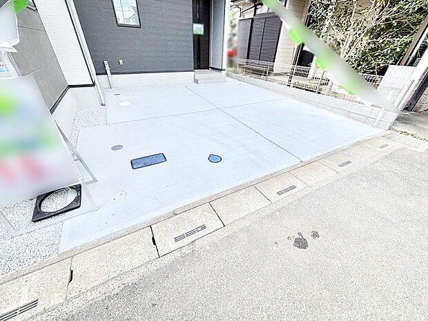 目の前が駐車場だと雨の日も大量にお買い物をした時も便利ですね