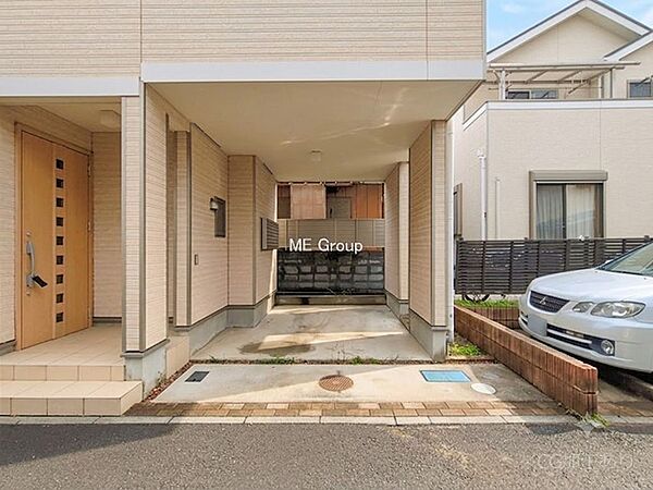 ビルトインタイプは大切なお車を傷や汚れから守ることができます。