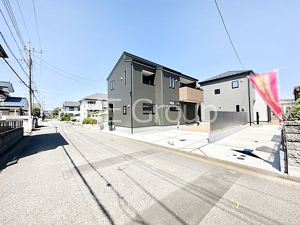 奥まった地形は、車道に面しておらず、静かでプライベート感を味わえる立地です。
