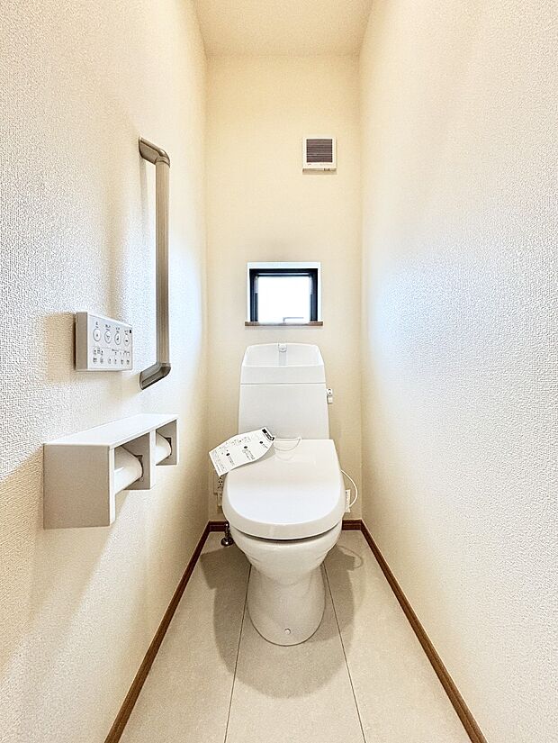 ウォシュレット付きトイレが1階と2階それぞれに配置されていてとても便利です。 