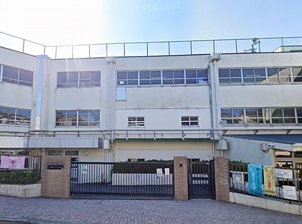 小学校 500m 板橋区立成増ケ丘小学校