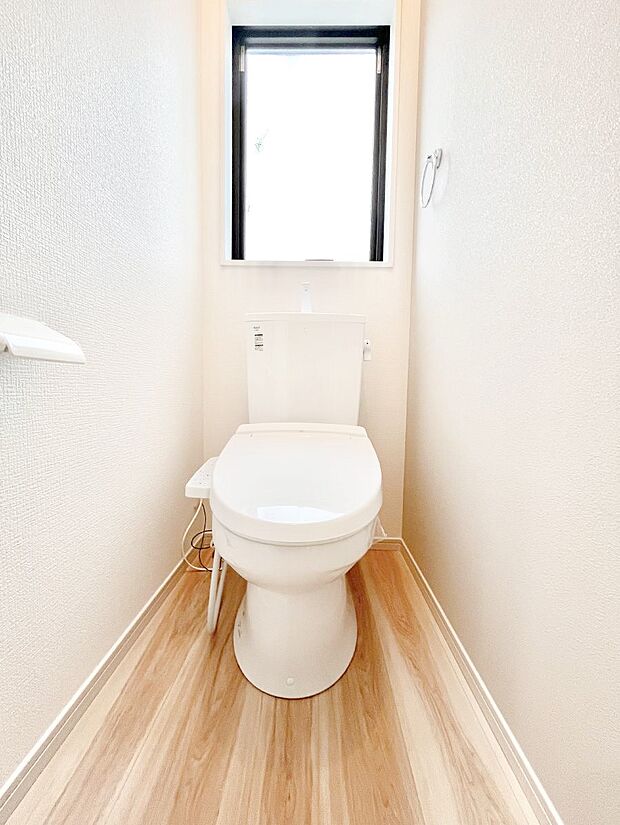 トイレは安心の2箇所!朝のバタバタも一安心です。