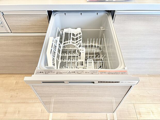 面倒なお片づけは食洗機にお任せ！家事の負担が減って、時間にも気持ちにもゆとりができます。
