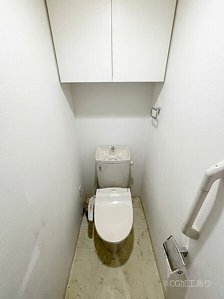明るく清潔感のあるトイレです。  