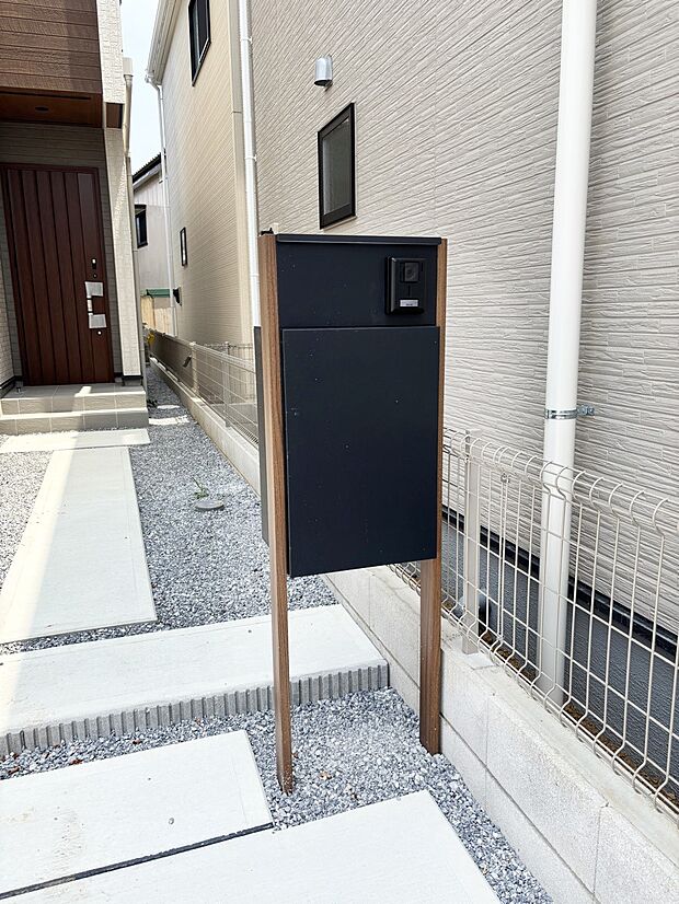 表札・インターホン・ポストをひとつに集約