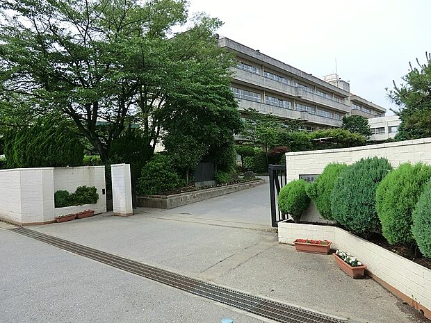 中学校 1360m 春日部市立豊野中学校