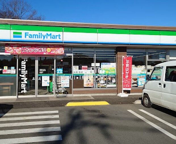 コンビニ 800m ファミリーマート 川越中台通り店