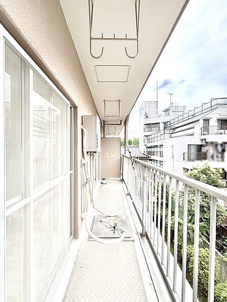 心地よい風を感じながらお洗濯物が干せそうです