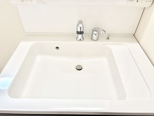 ハンドシャワー付き!使いやすい洗面台。