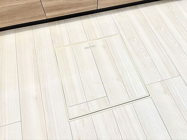 床下収納付き!日用品・非常用品の収納にも大活躍。