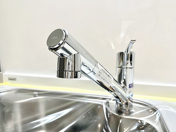 いつでも清潔なおいしいお水を。一つの水栓で水道水と浄水を使い分け。