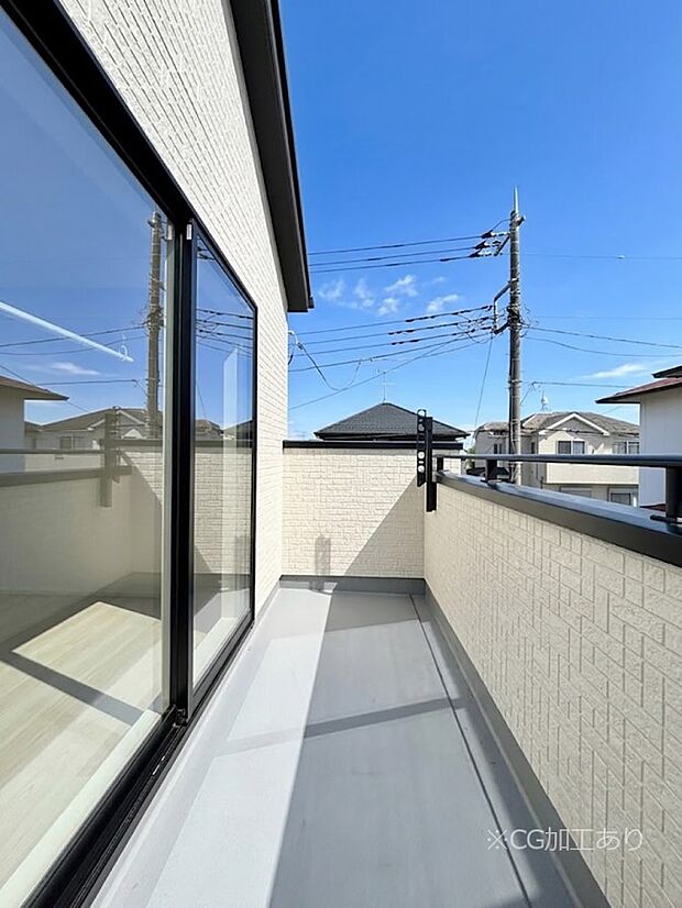 ゆったりバルコニーだから沢山お洗濯ものを干せます。