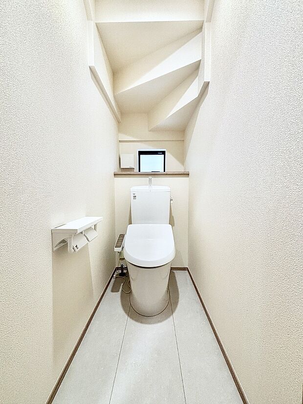 ウォシュレット付きトイレが安心の2ヶ所!朝のバタバタも一安心です。