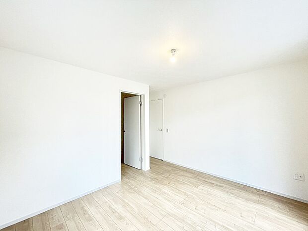 ドレスルーム付きのお部屋で充実したプライベート時間を過ごせます。