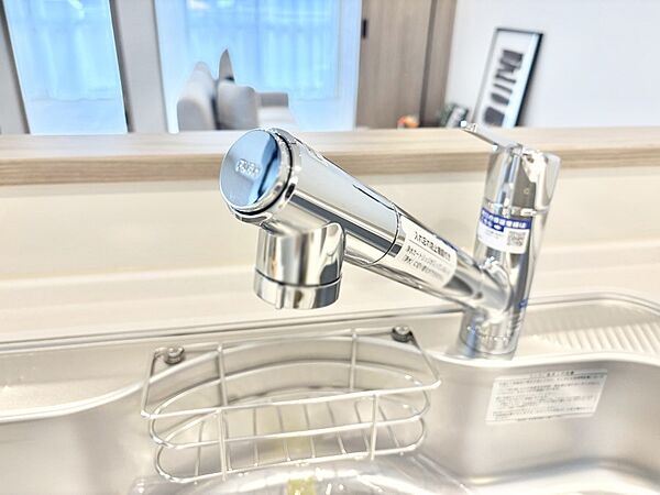いつでも清潔なおいしいお水を。一つの水栓で水道水と浄水を使い分け。