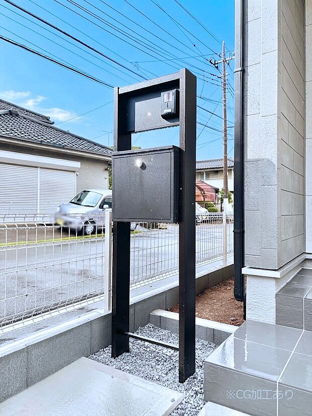 表札・インターホン・ポストをひとつに集約。エントランスになじむシンプルデザイン。