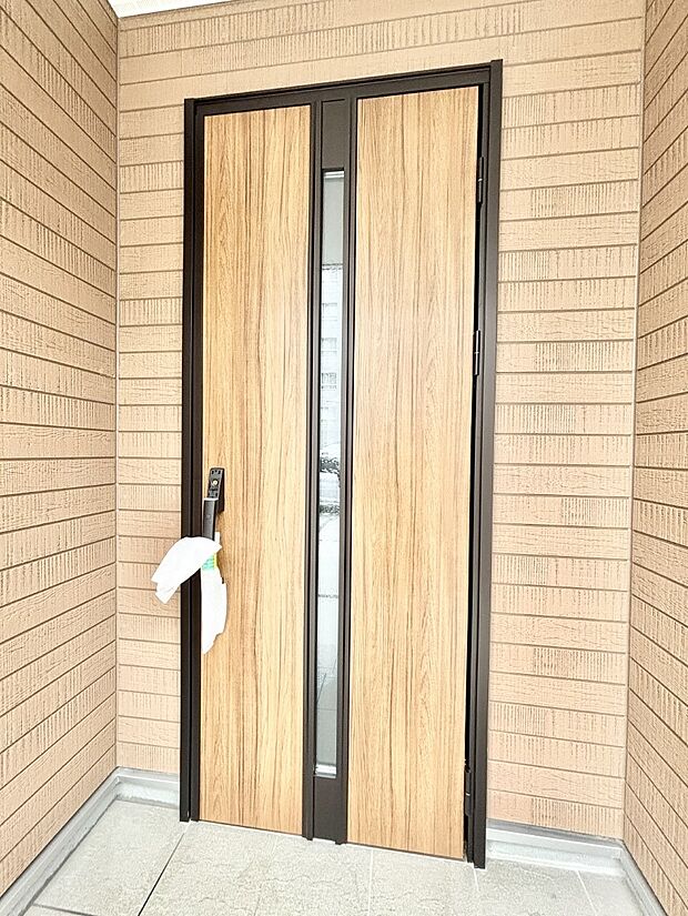 大切な家族、来客を出迎える玄関。