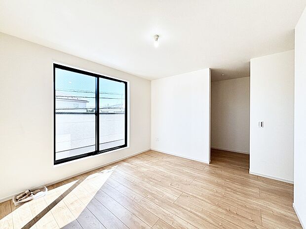 ウォークインクローゼットがあるお部屋。季節ごとの入れ替えも不要で便利です！